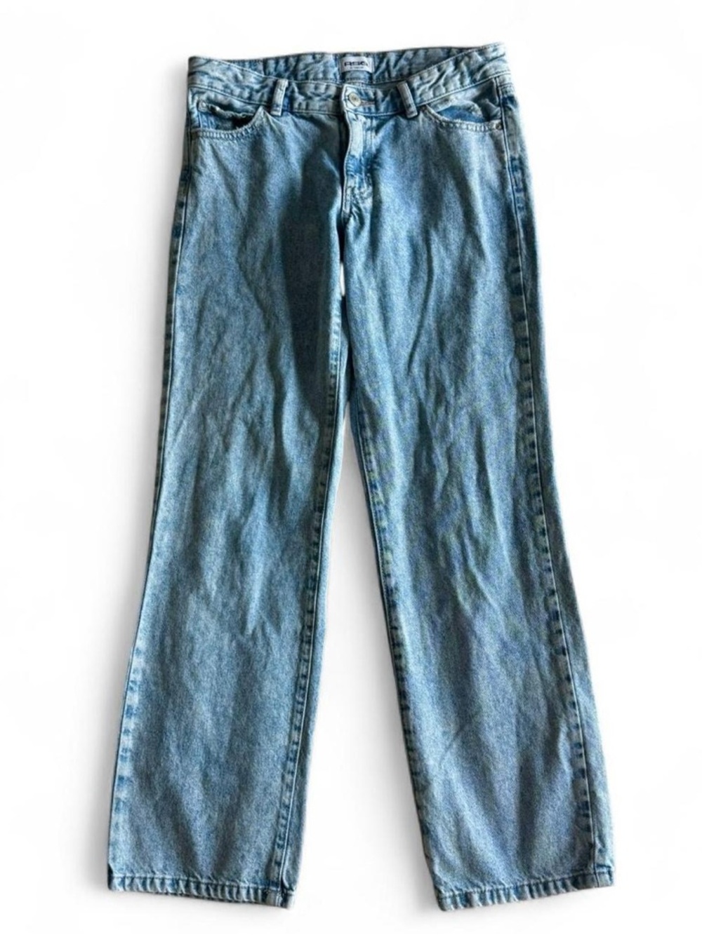 RSQ baggy straight leg jeans - light wash model off duty jeans